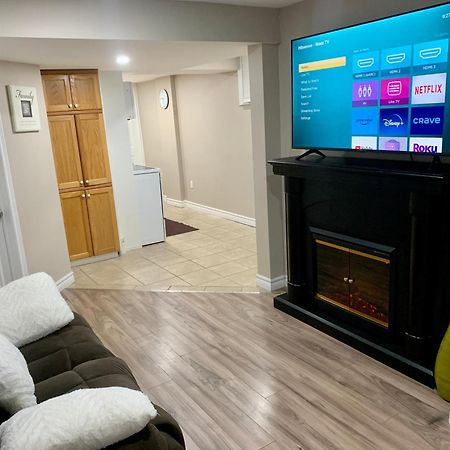 1 Room In A Cozy And Beautiful Basement Гуэлф Экстерьер фото