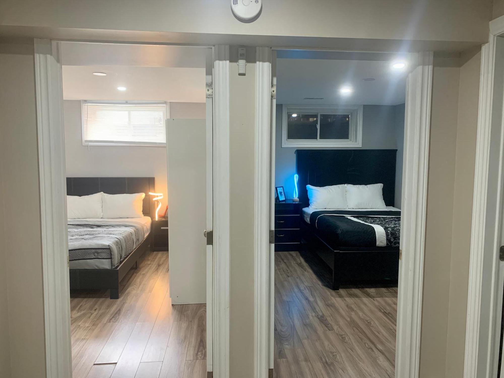 1 Room In A Cozy And Beautiful Basement Гуэлф Экстерьер фото